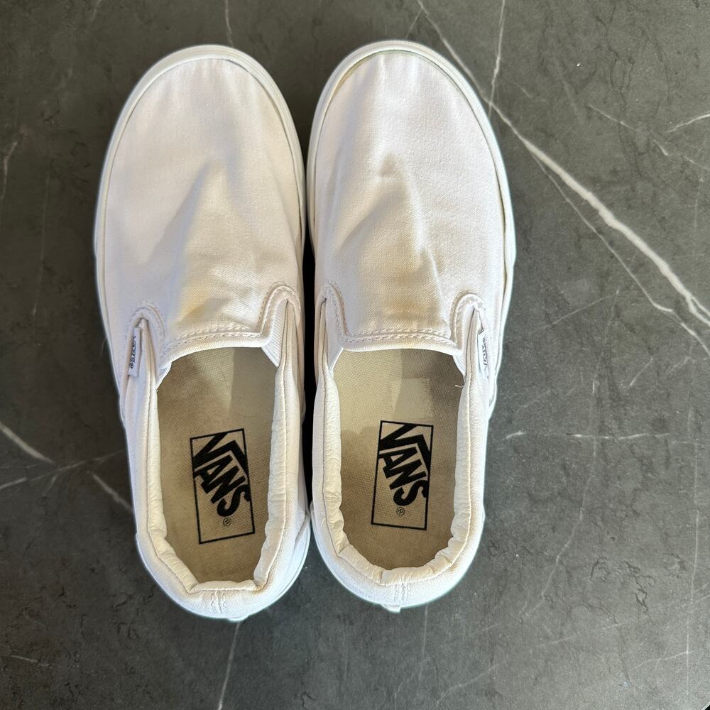Womens Vans Classic Slip On Size 8 White *READ DESCRIPTION*